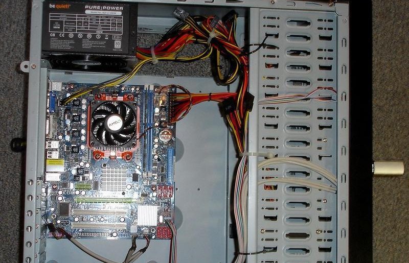 燧明 GPU 训练服务器 G8